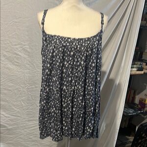 Women's navy and White Floral Top